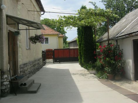 udvar_010.jpg